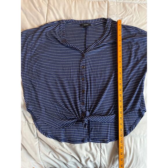 Forever 21‎ blue and white striped twist front cropped boxy tshirt size S - Picture 1 of 4